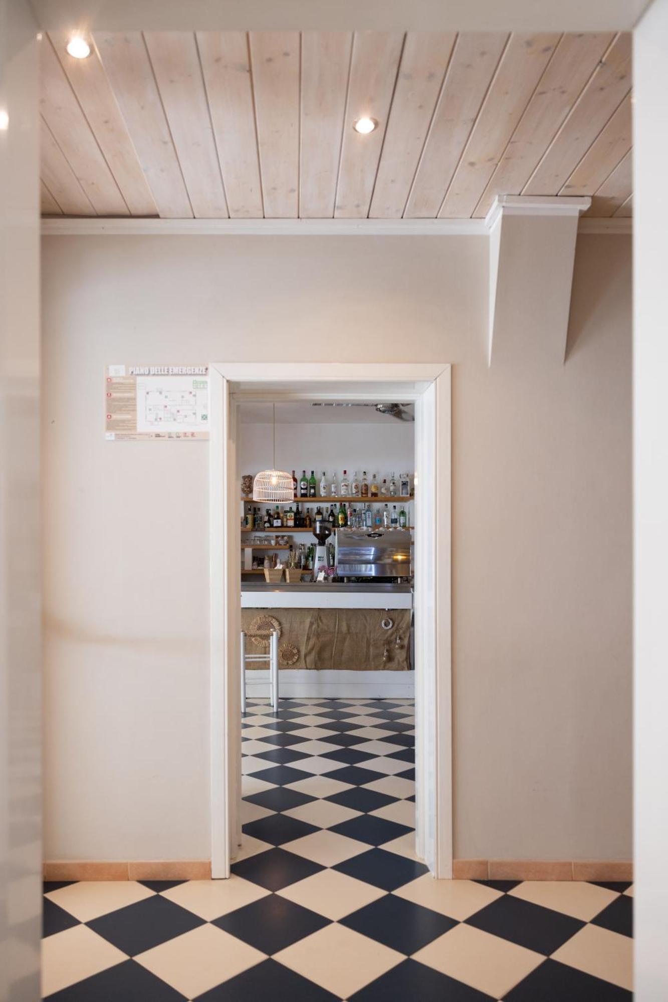 Hotel Petit Силви Марина Екстериор снимка